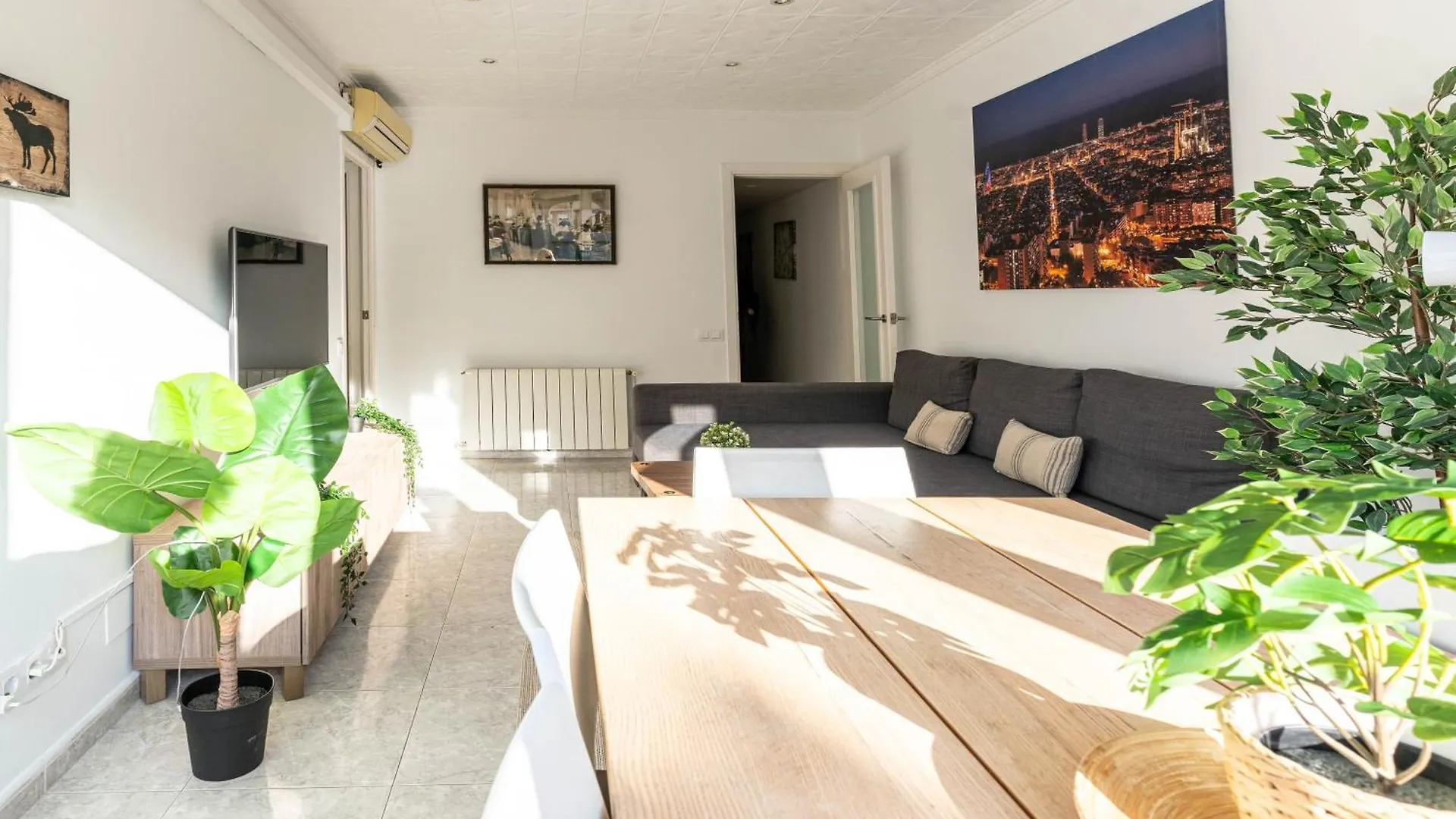 Bonito Apartamento Camp Nou Barselona İspanya